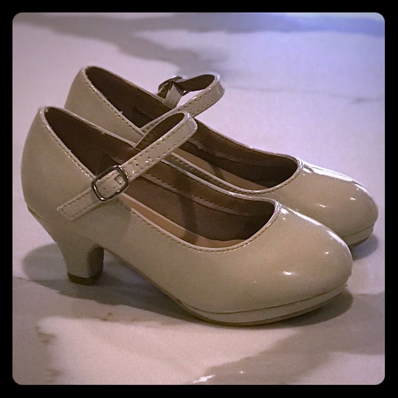 Girls nude shoes Clearance